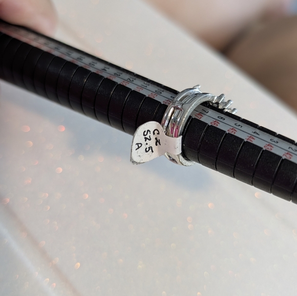 Elegant Silver Wedding Ring Set with Marquise Guard - Picture 4 of 6